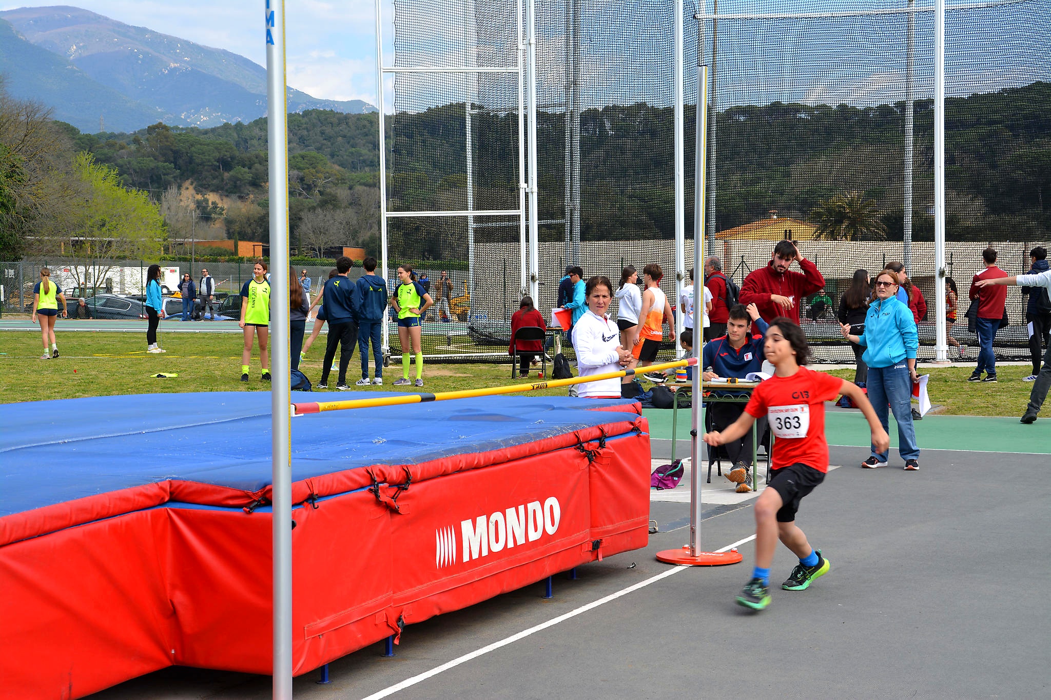 Club Atletisme Badalona - Escola